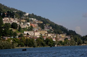 The town from Adhamtal (middle of the lake.) You can see the signboard of the Zoo, up in the hills (with an uncanny semblence to the Hollywood billboard in LA!!)